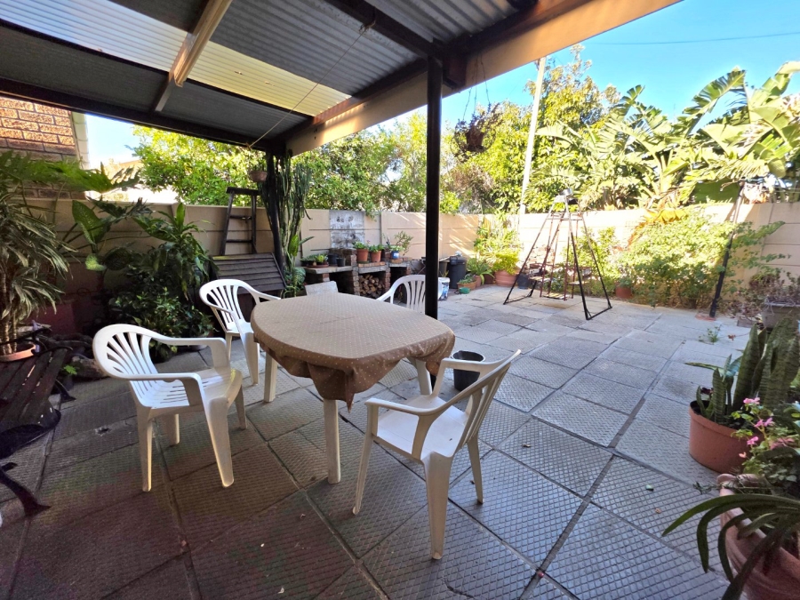 4 Bedroom Property for Sale in Firgrove Western Cape